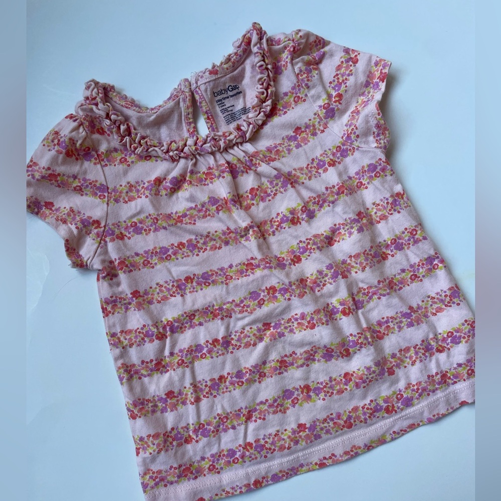 BabyGap floral t shirt - Playtime favorites - 2T